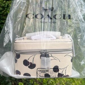 COACH Cosmetic & Make up Case w Cherry Print CDC13 AUTHENTIC New Coach Packaged
